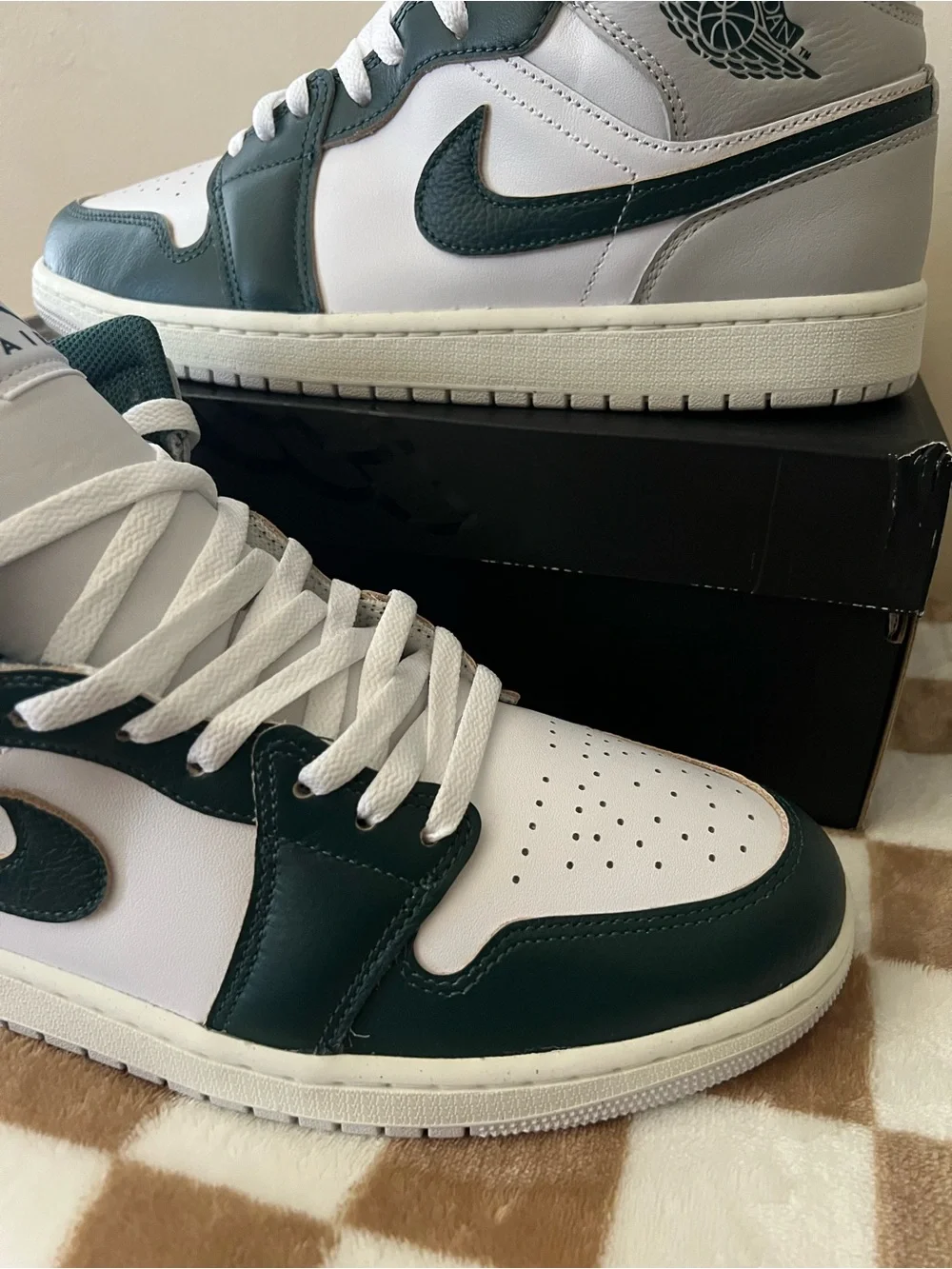 Nike Air Jordan 1 Mid SE Sneakers White/Green/Grey FQ7720 103 Men’s Sz 11.5 BNIB